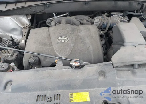 2018 Toyota Highlander Xle z USA, uszkodzony, nr VIN 5TDJZRFH9JS554891